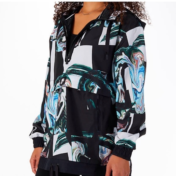 Nike Women’s Black/White Print Half-Zip Hooded Pullover jacket BQ6783-010 SZ M - Picture 9 of 11